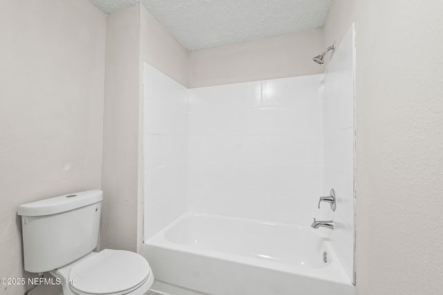 606 JACKSON Avenue N, Jacksonville, FL 32220