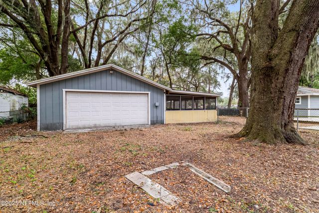 606 JACKSON Avenue N, Jacksonville, FL 32220