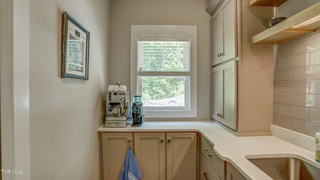 5700 Hester Court, Piney Flats, TN 37686