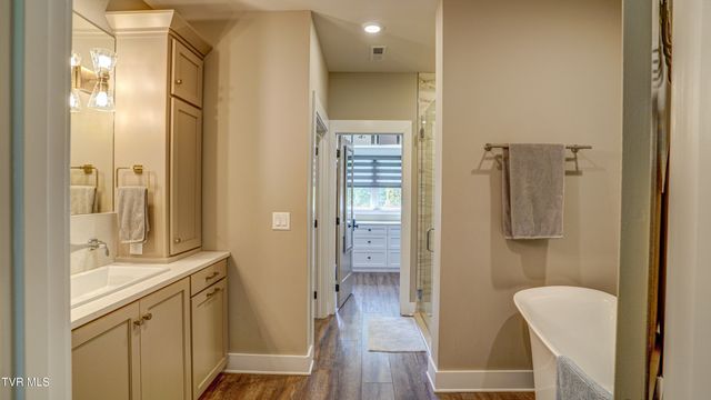 5700 Hester Court, Piney Flats, TN 37686