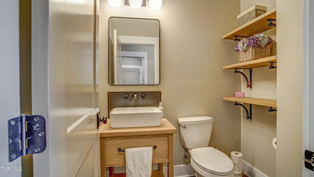 5700 Hester Court, Piney Flats, TN 37686