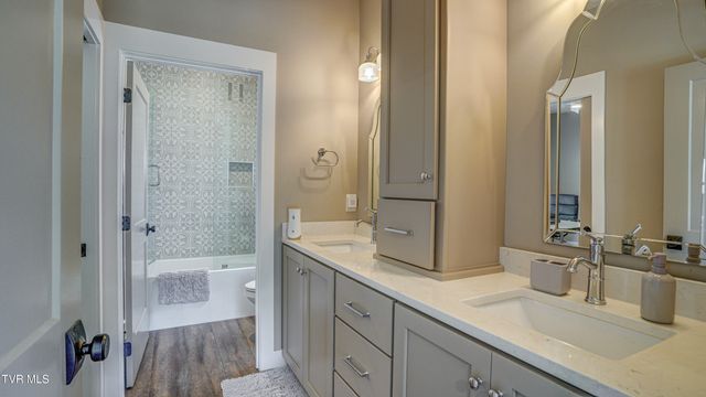 5700 Hester Court, Piney Flats, TN 37686