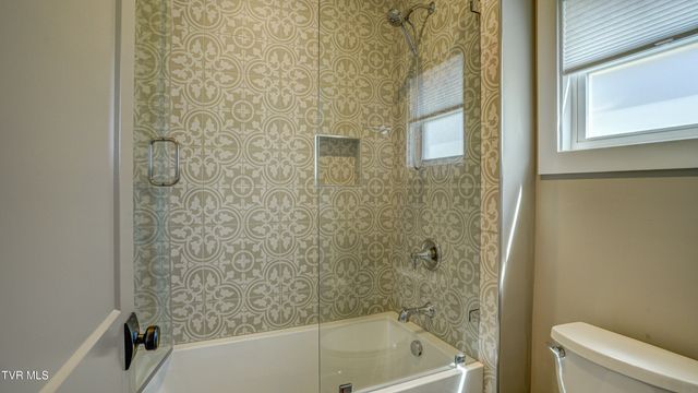 5700 Hester Court, Piney Flats, TN 37686