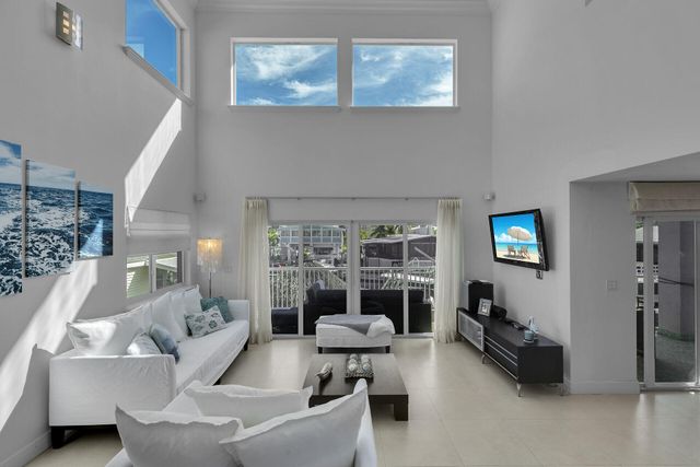 120 Fairwich Court, Key Largo, FL 33070