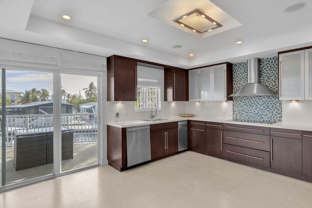 120 Fairwich Court, Key Largo, FL 33070