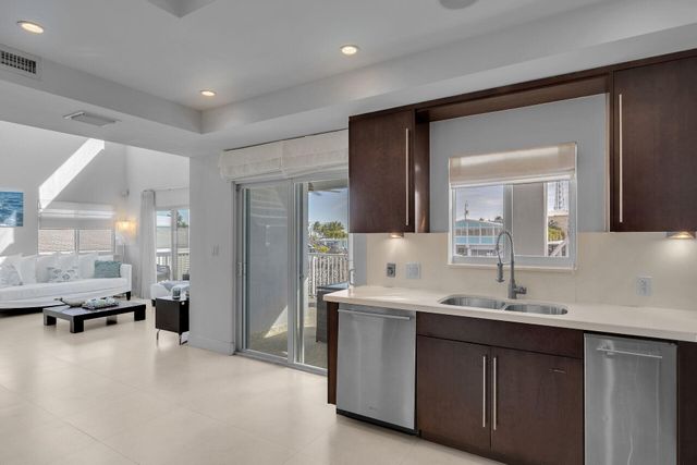 120 Fairwich Court, Key Largo, FL 33070