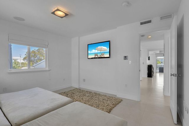 120 Fairwich Court, Key Largo, FL 33070