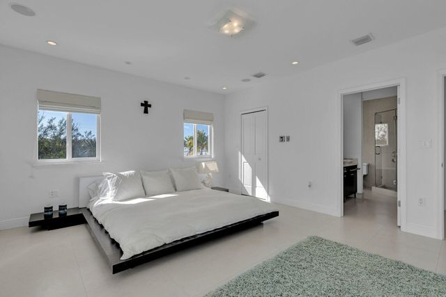 120 Fairwich Court, Key Largo, FL 33070