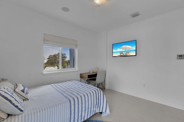 120 Fairwich Court, Key Largo, FL 33070