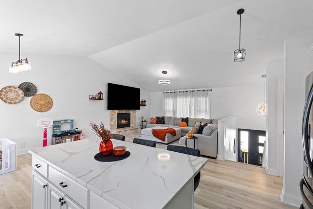 1096 E Libby COURT, Oak Creek, WI 53154