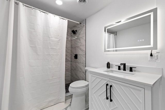 1096 E Libby COURT, Oak Creek, WI 53154