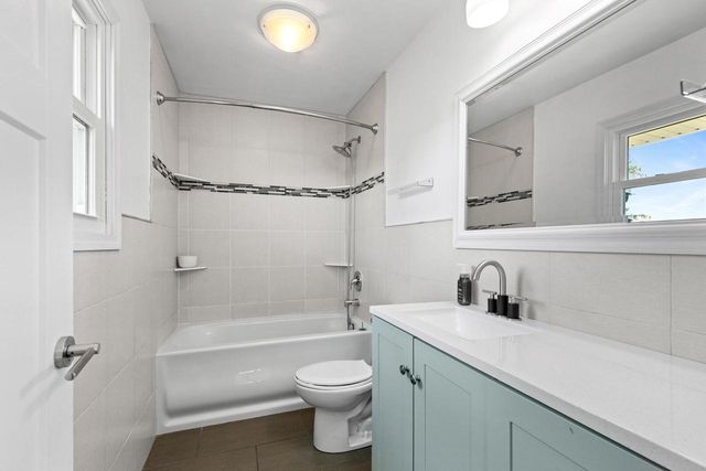 1096 E Libby COURT, Oak Creek, WI 53154