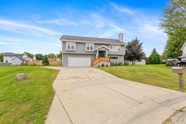 1096 E Libby COURT, Oak Creek, WI 53154