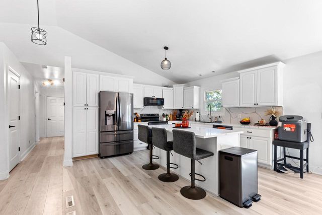 1096 E Libby COURT, Oak Creek, WI 53154
