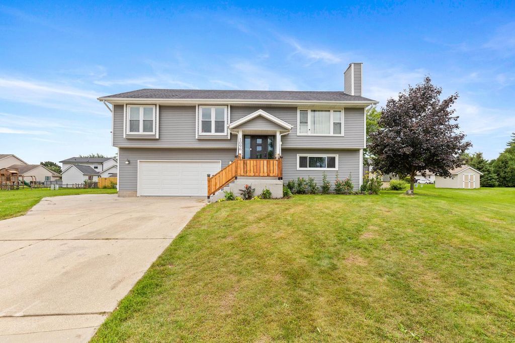 1096 E Libby COURT, Oak Creek, WI 53154