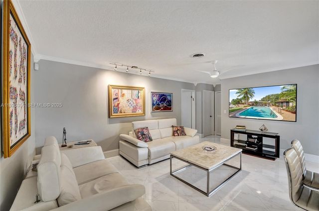 4060 NE 26th Ave, Lighthouse Point, FL 33064