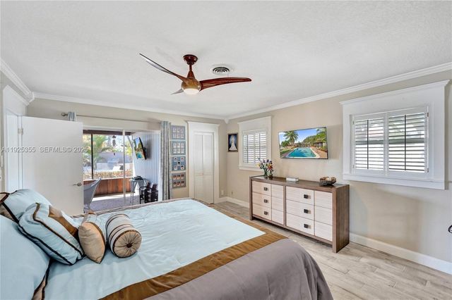 4060 NE 26th Ave, Lighthouse Point, FL 33064