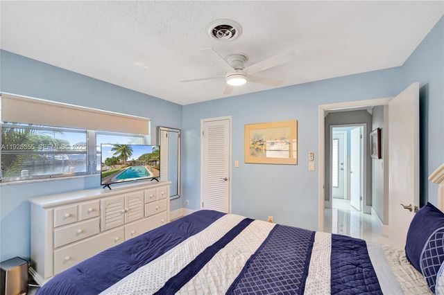 4060 NE 26th Ave, Lighthouse Point, FL 33064