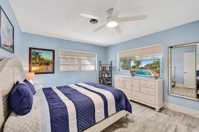 4060 NE 26th Ave, Lighthouse Point, FL 33064