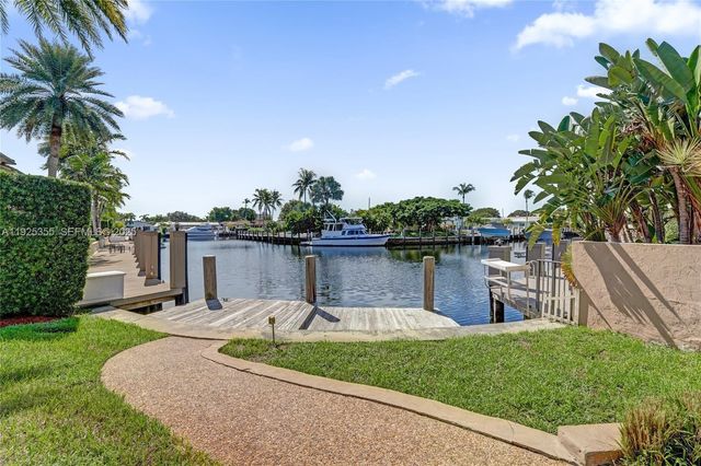 4060 NE 26th Ave, Lighthouse Point, FL 33064