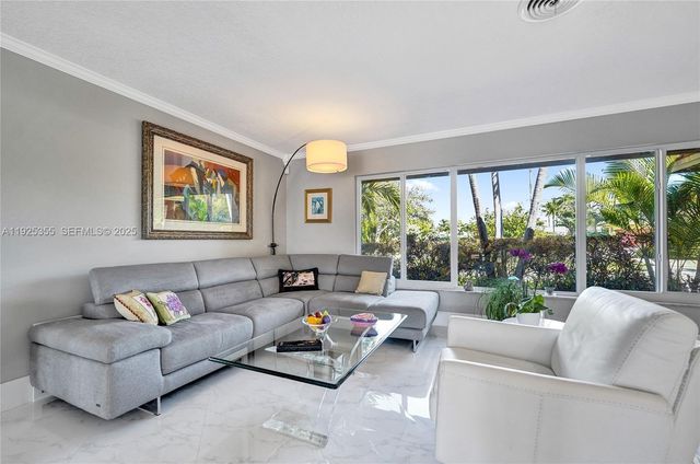 4060 NE 26th Ave, Lighthouse Point, FL 33064