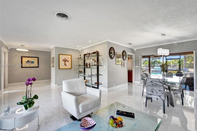 4060 NE 26th Ave, Lighthouse Point, FL 33064