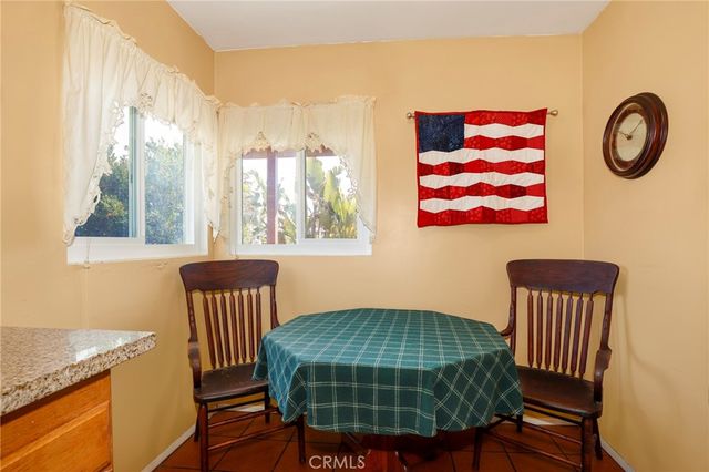 576 E Columbia Avenue, Pomona, CA 91767