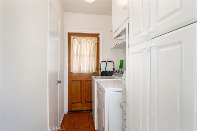 576 E Columbia Avenue, Pomona, CA 91767