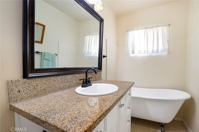 576 E Columbia Avenue, Pomona, CA 91767