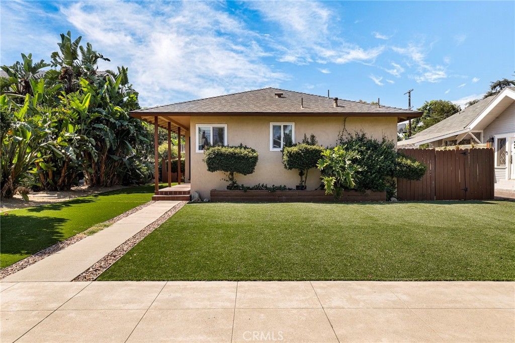 576 E Columbia Avenue, Pomona, CA 91767