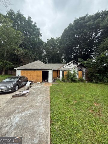 1544 Canberra Drive, Stone Mountain, GA 30088