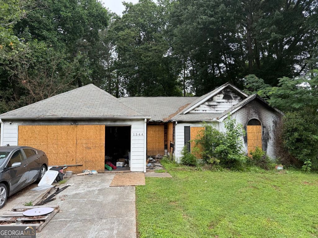 1544 Canberra Drive, Stone Mountain, GA 30088
