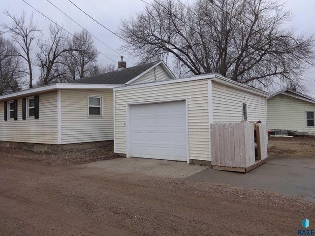 1620 E 3rd St, Sioux Falls, SD 57103