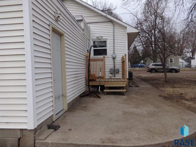 1620 E 3rd St, Sioux Falls, SD 57103