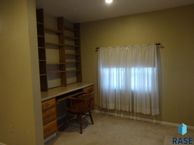1620 E 3rd St, Sioux Falls, SD 57103