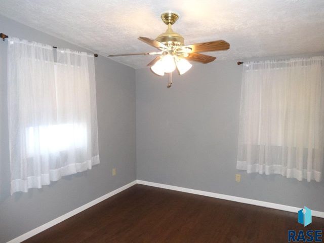 1620 E 3rd St, Sioux Falls, SD 57103