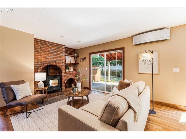 35000 Se COLORADO Rd, Sandy, OR 97055