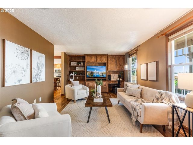 35000 Se COLORADO Rd, Sandy, OR 97055