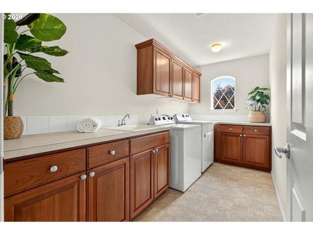 13629 Nw PAYNE Dr, Portland, OR 97229