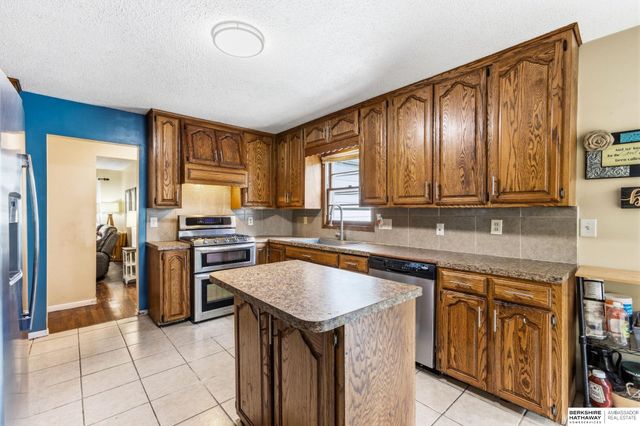 4927 Ruggles Street, Omaha, NE 68104