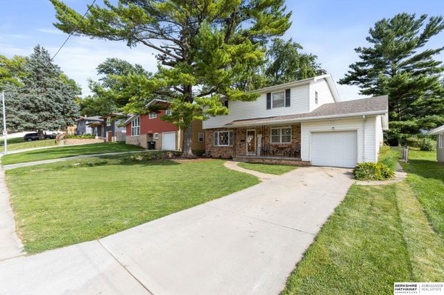 4927 Ruggles Street, Omaha, NE 68104