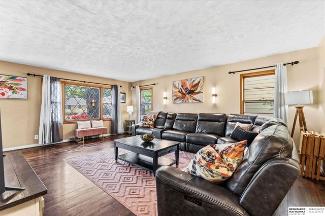 4927 Ruggles Street, Omaha, NE 68104