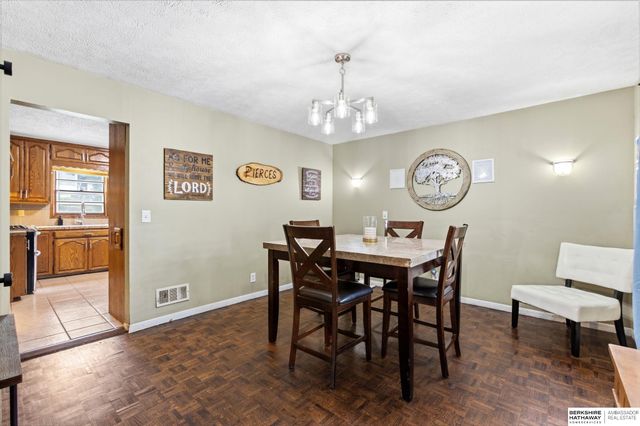 4927 Ruggles Street, Omaha, NE 68104