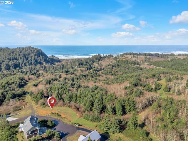 3038 Ocean View Ct, Long Beach, WA 98631