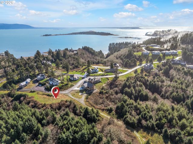 3038 Ocean View Ct, Long Beach, WA 98631