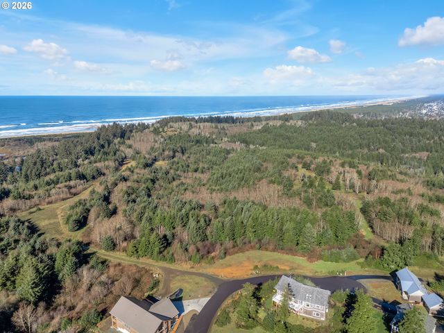 3038 Ocean View Ct, Long Beach, WA 98631