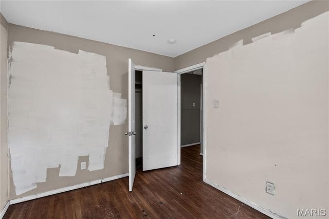 7477 Halpin Drive, St Louis, MO 63135