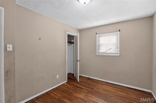 7477 Halpin Drive, St Louis, MO 63135