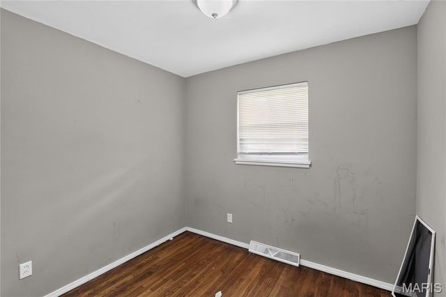7477 Halpin Drive, St Louis, MO 63135