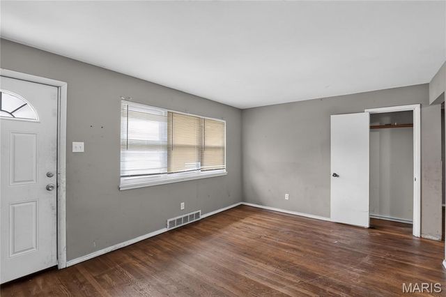 7477 Halpin Drive, St Louis, MO 63135